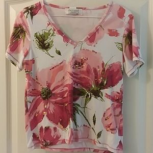 🌹GORGEOUS ROSES TEE WITH SEQUINS 💖